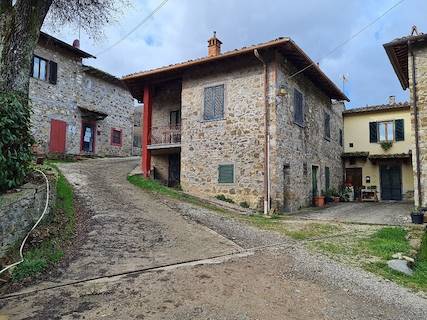 Casa Indipendente uso abitativo in vendita a Radda in Chianti