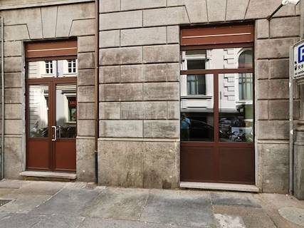 Negozio uso commerciale in affitto a Torino