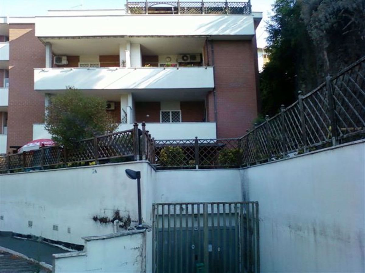 Edificio Direzionale uso ufficio vendita a Roma