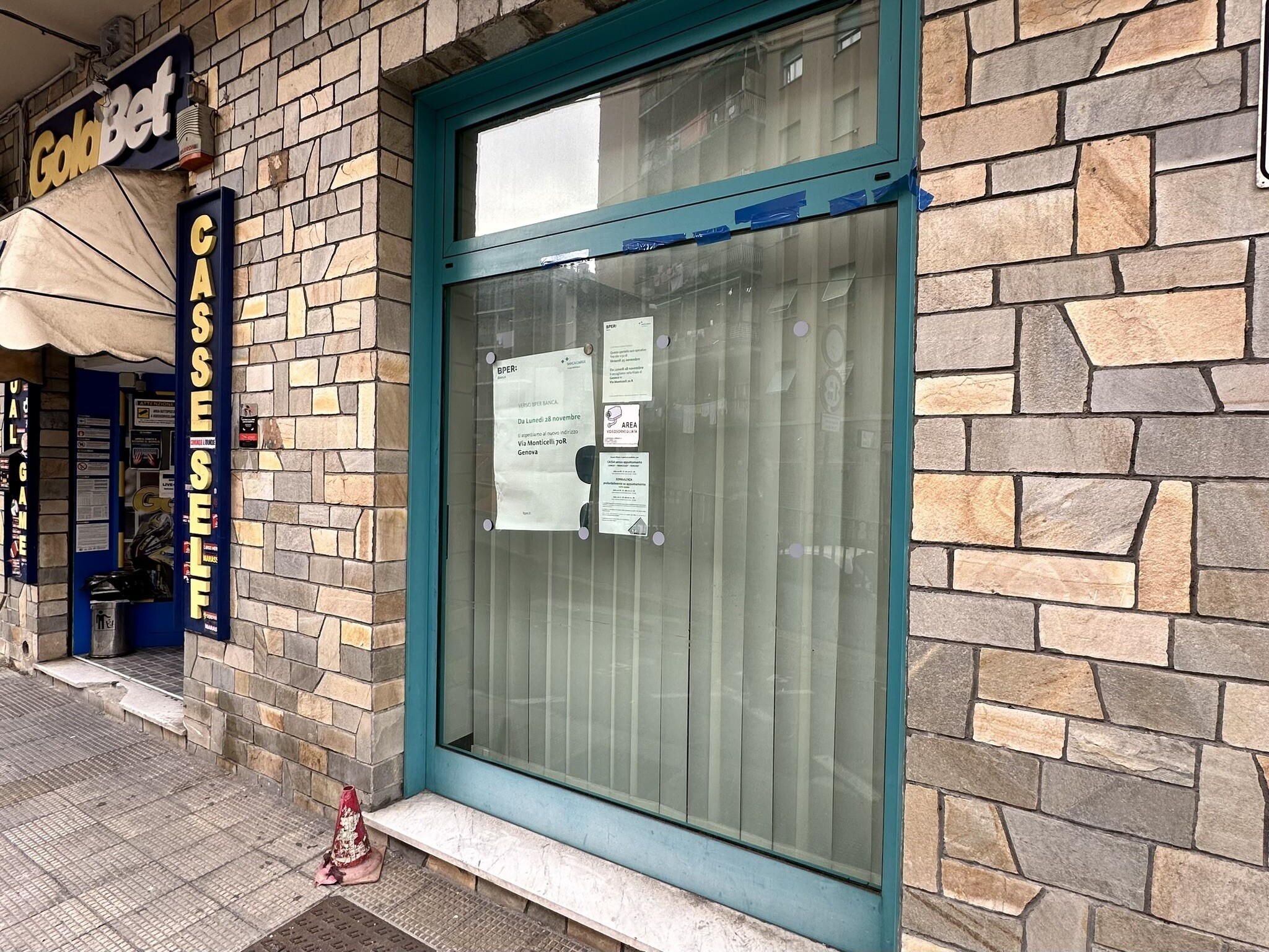 Negozio uso commerciale vendita a Genova