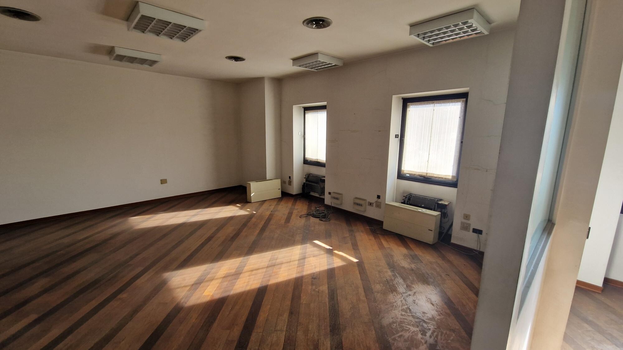 Palazzina uso commerciale vendita a Castiglione delle Stiviere