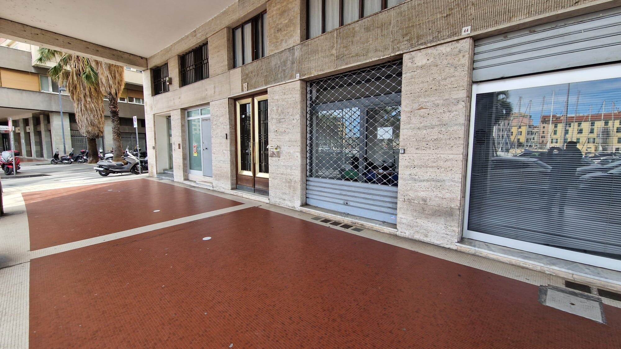 Negozio uso commerciale vendita a Savona