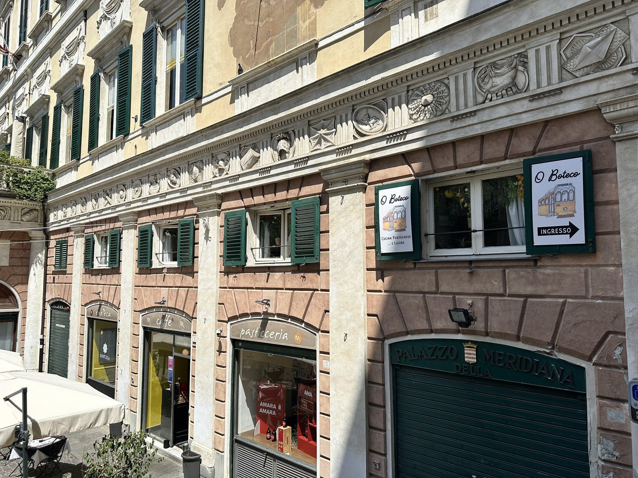 Negozio uso commerciale vendita a Genova