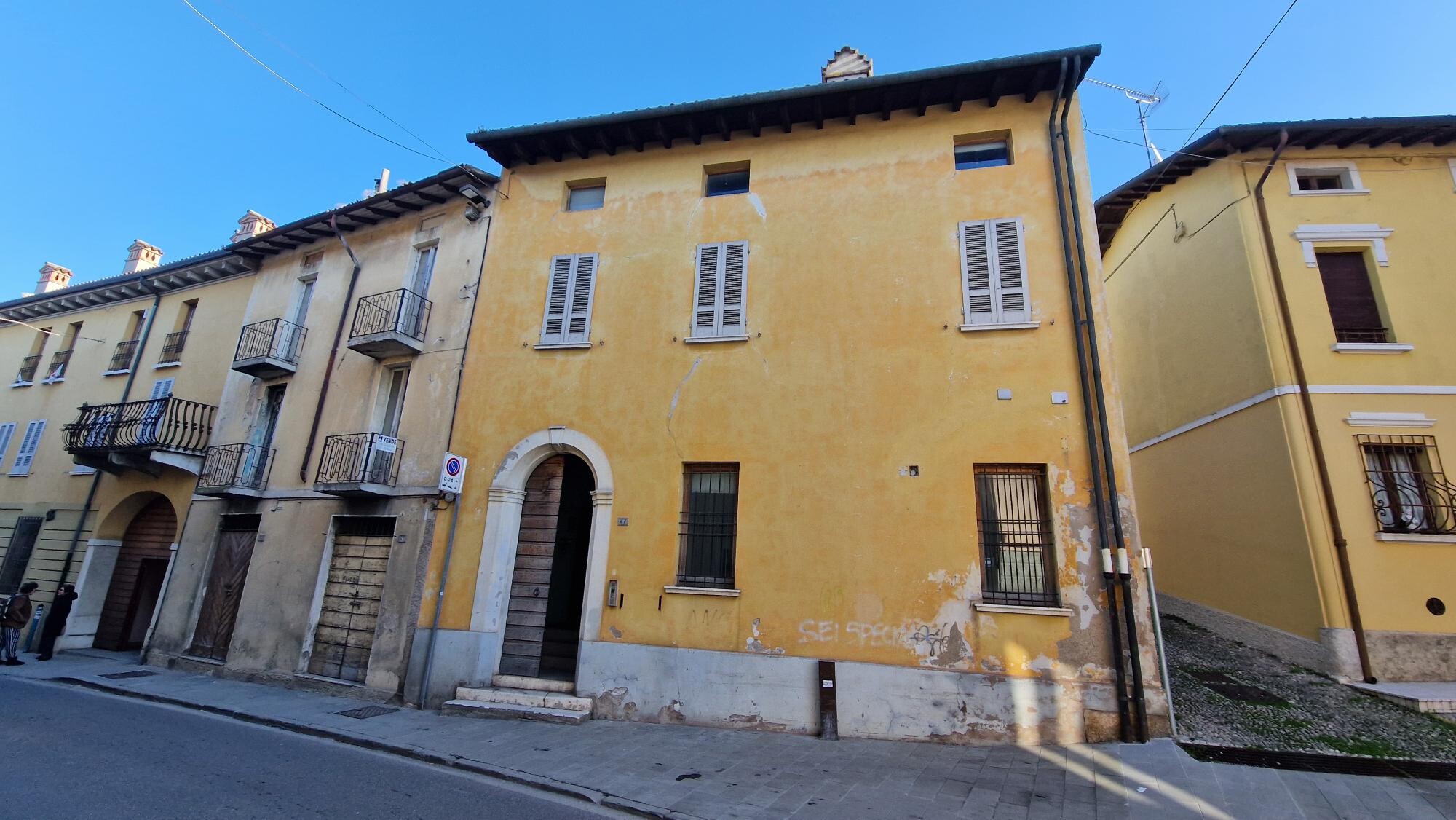 Palazzina uso commerciale vendita a Castiglione delle Stiviere