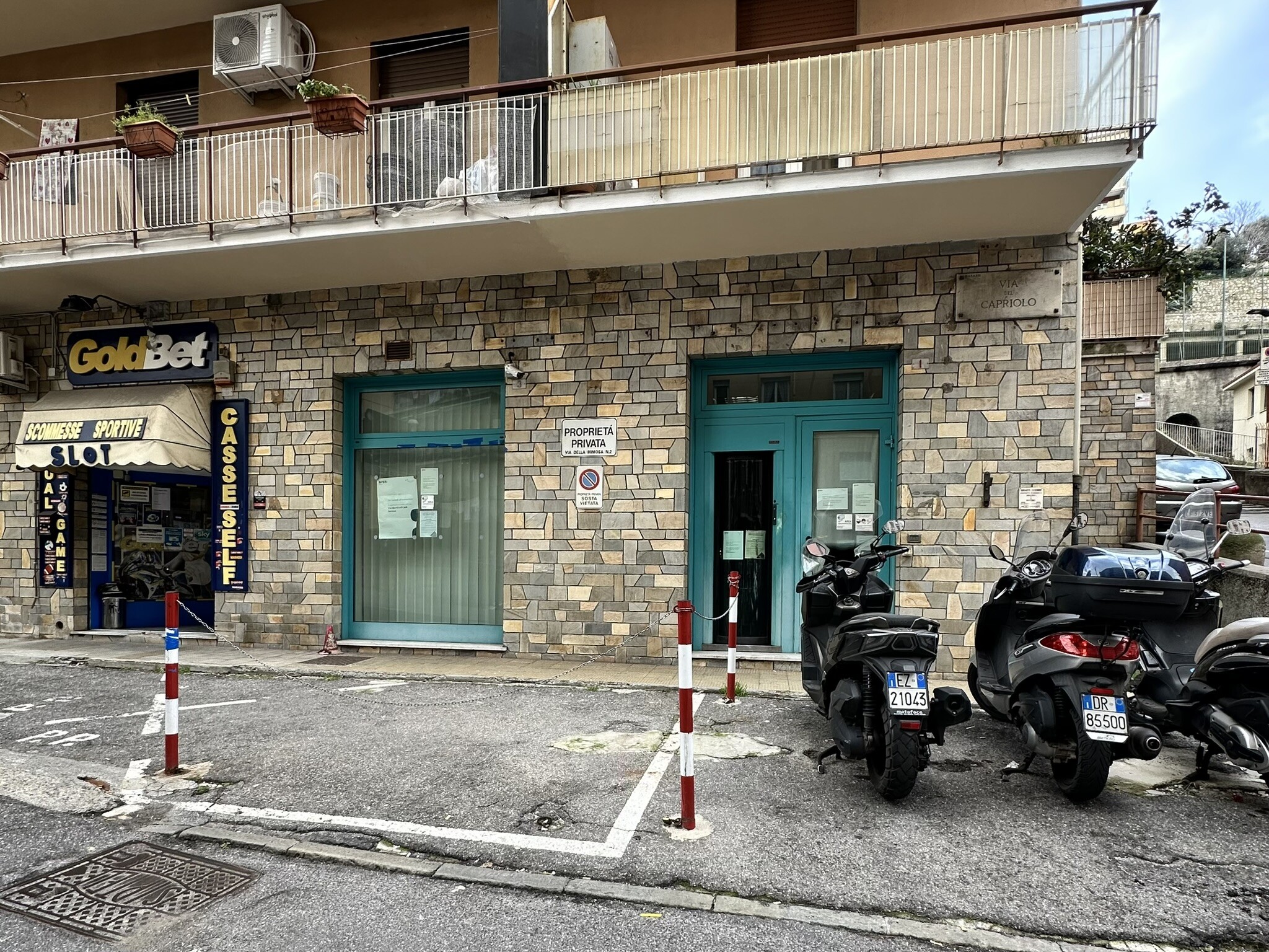 Negozio uso commerciale vendita a Genova