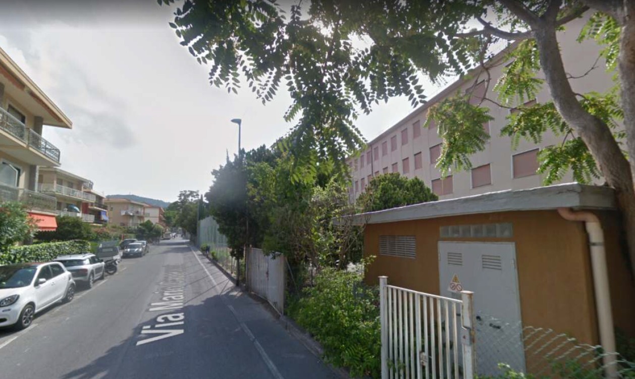 Appartamento uso commerciale vendita a Diano Marina