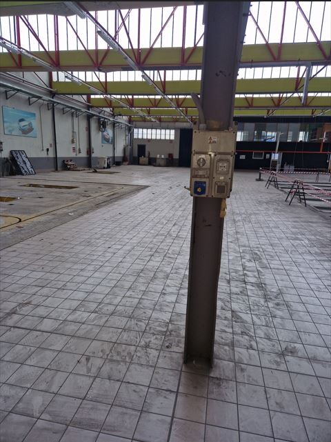 Complesso uso industriale affitto a Rivoli