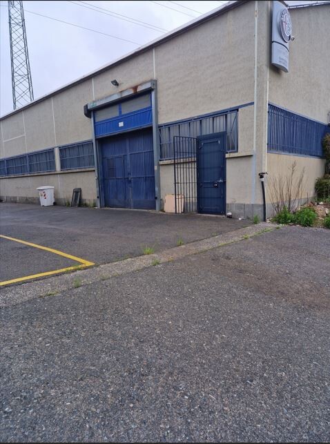 Complesso uso industriale affitto a Rivoli