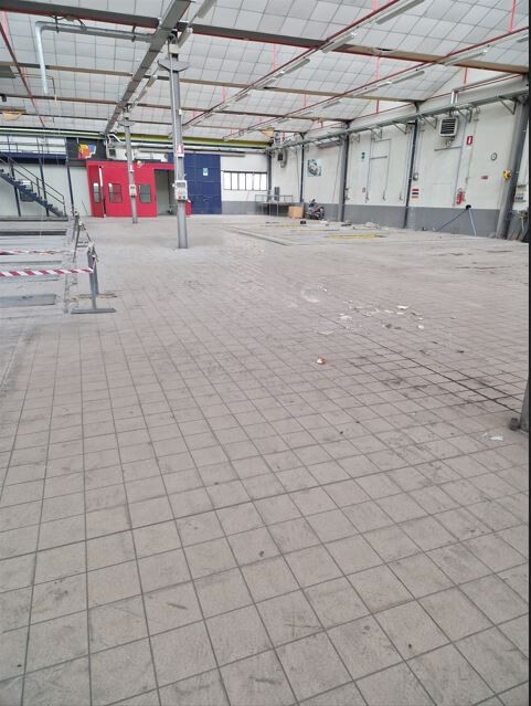 Complesso uso industriale affitto a Rivoli