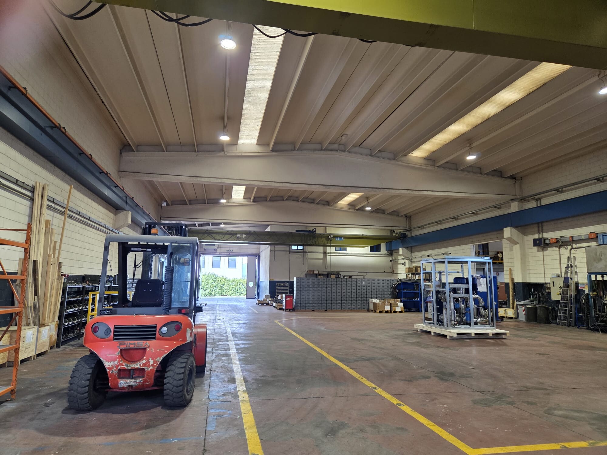 Complesso uso industriale affitto a Sulbiate