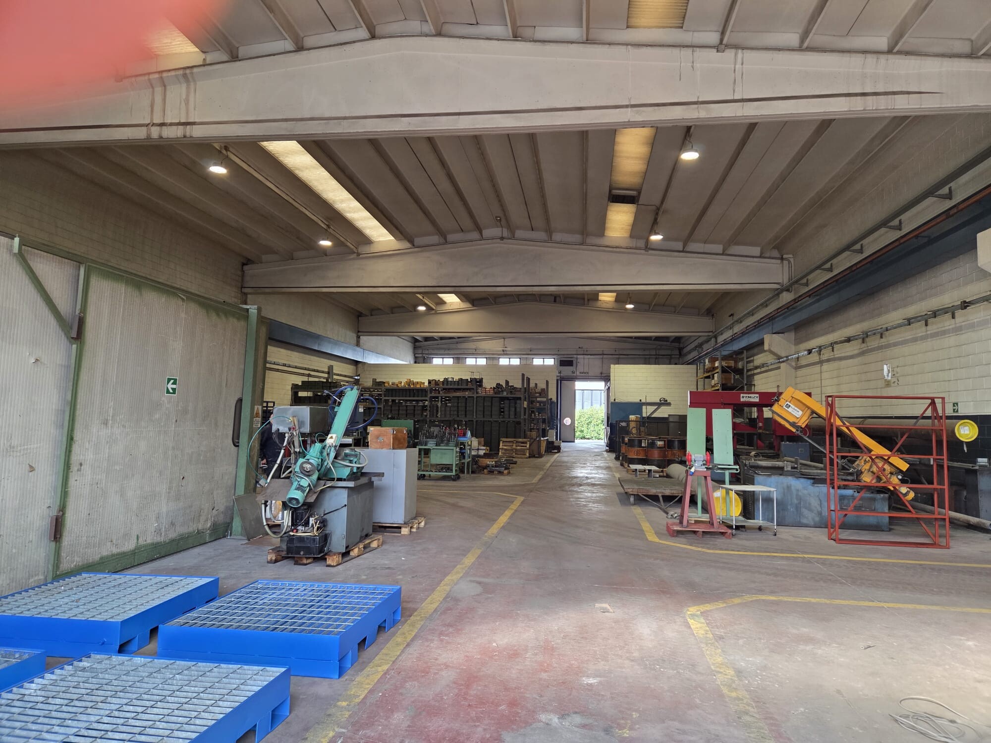 Complesso uso industriale affitto a Sulbiate