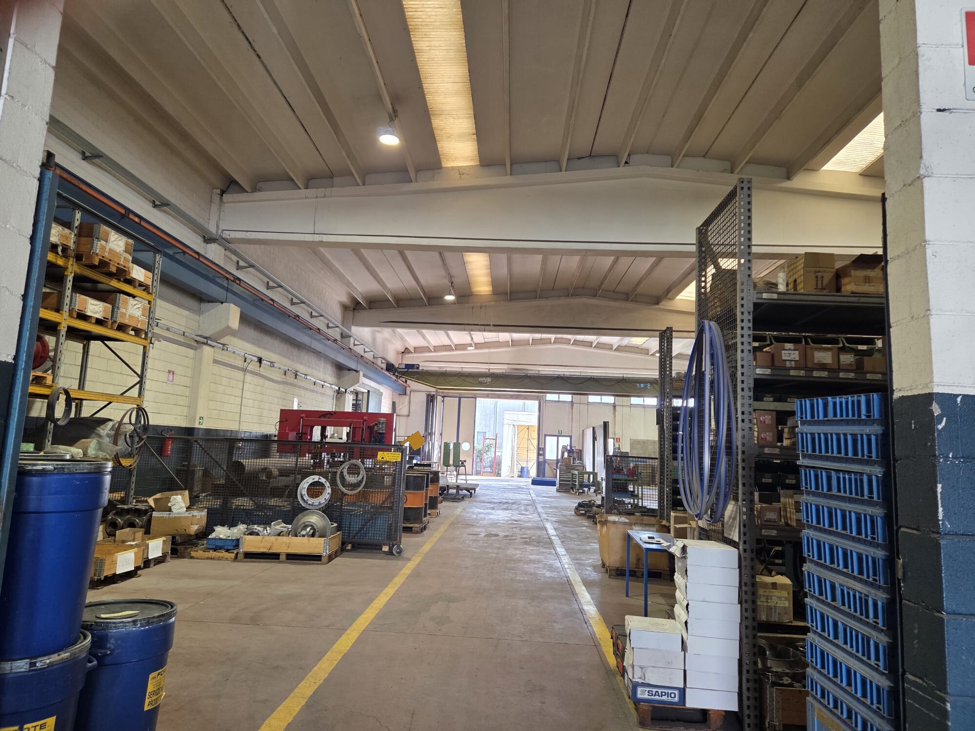 Complesso uso industriale affitto a Sulbiate