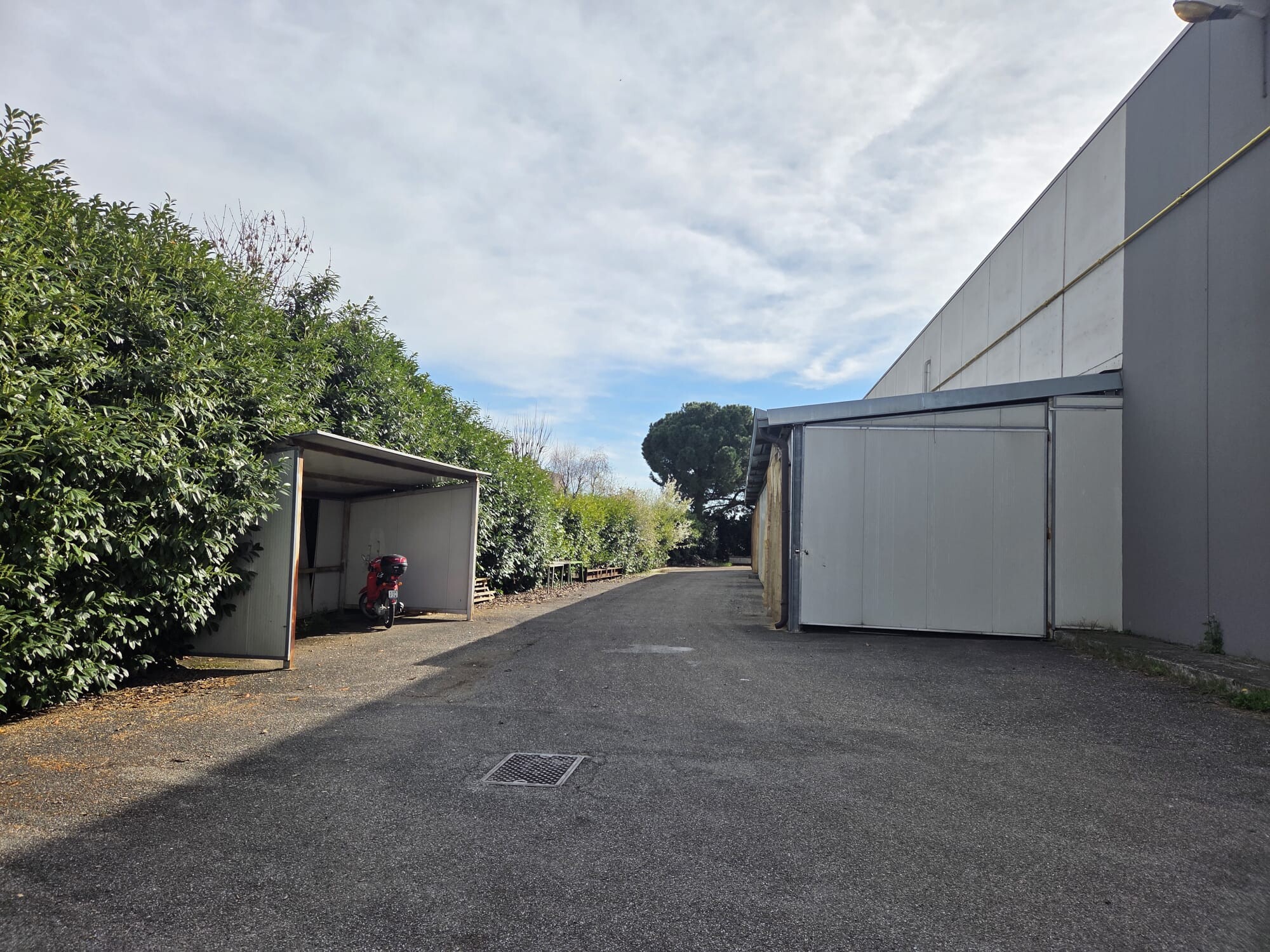 Complesso uso industriale affitto a Sulbiate