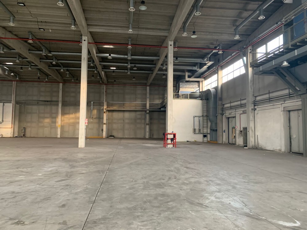 Capannone uso industriale vendita a Cinisello Balsamo