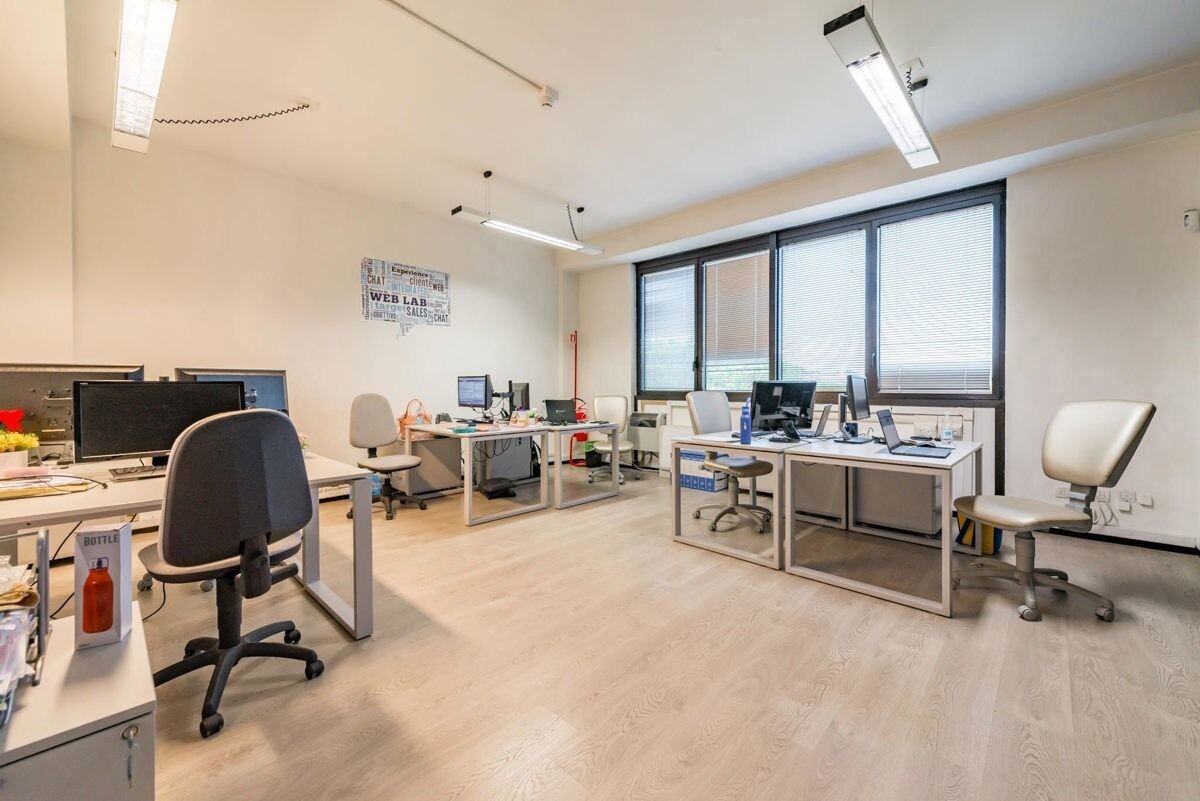 Edificio Direzionale uso ufficio vendita a Roma