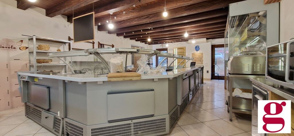 Negozio uso commerciale vendita a Verona