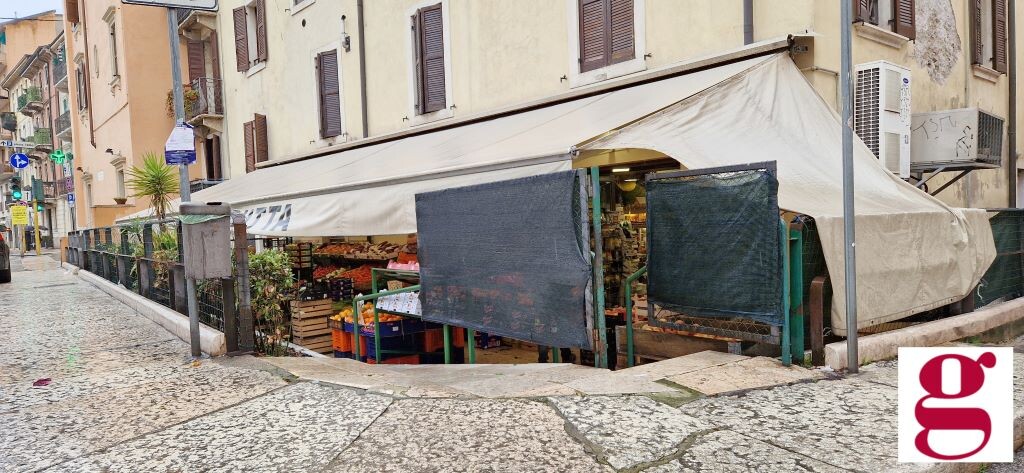 Negozio uso commerciale vendita a Verona