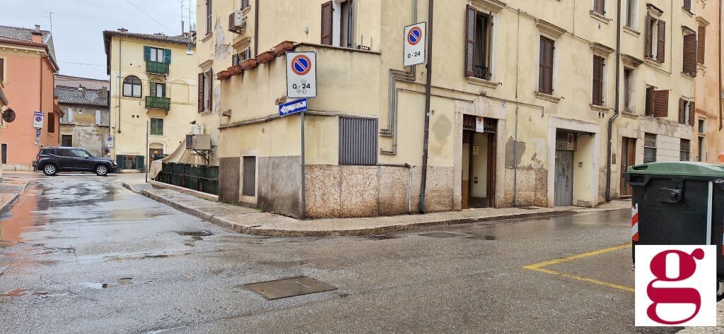 Negozio uso commerciale vendita a Verona