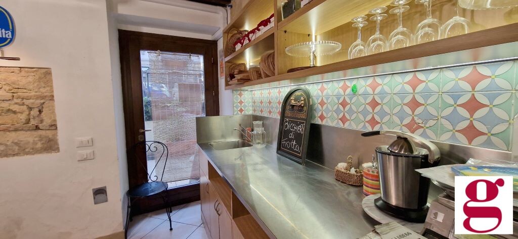 Negozio uso commerciale vendita a Verona