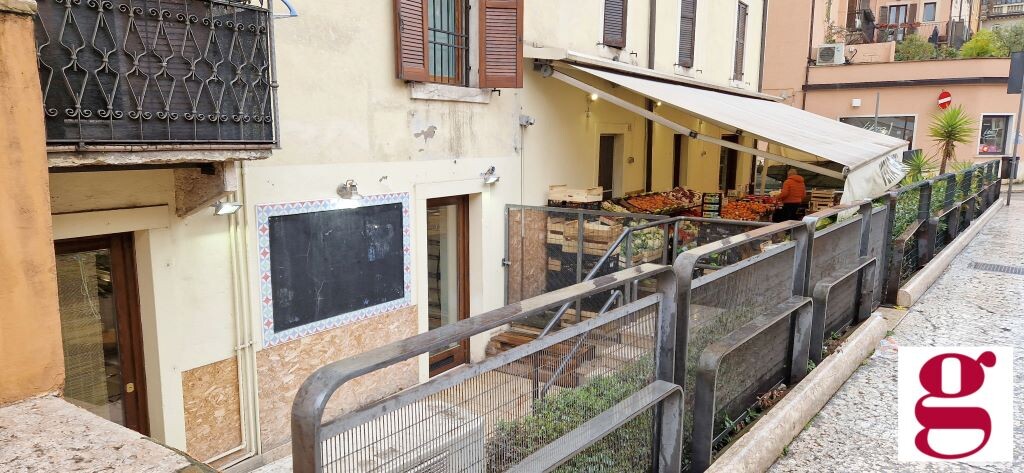 Negozio uso commerciale vendita a Verona