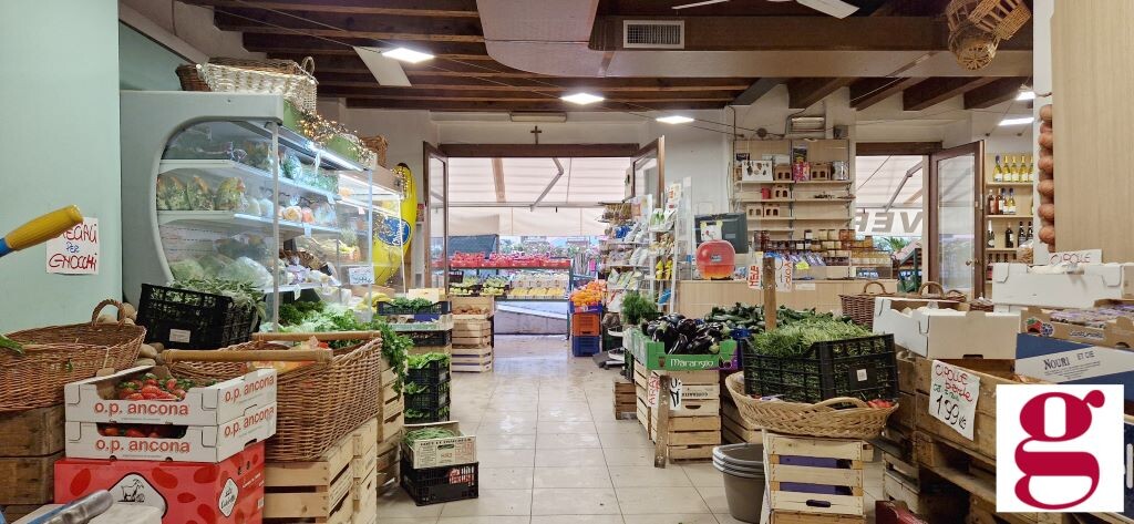 Negozio uso commerciale vendita a Verona