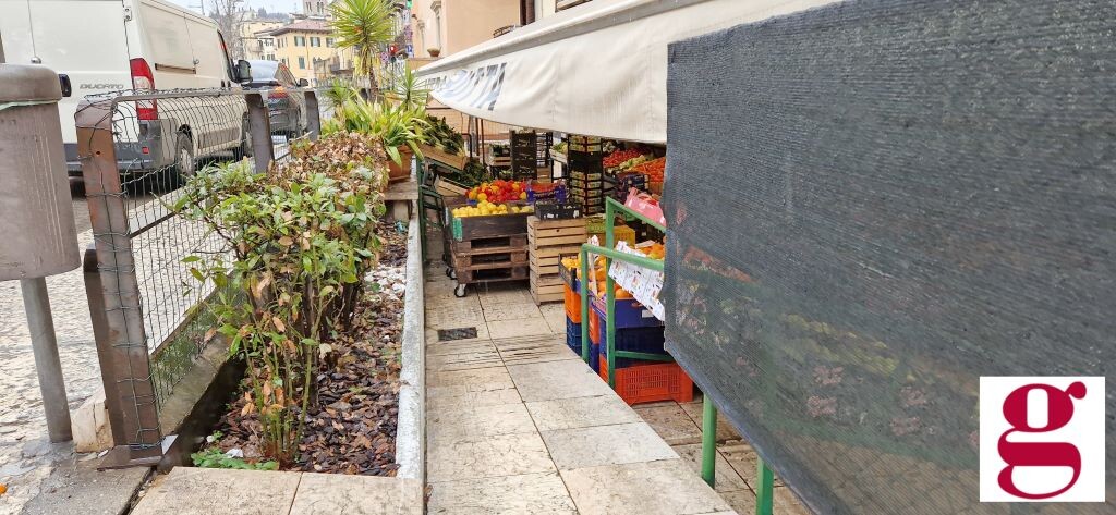 Negozio uso commerciale vendita a Verona