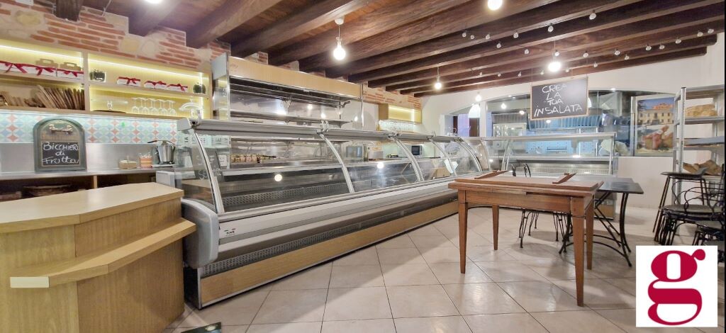 Negozio uso commerciale vendita a Verona