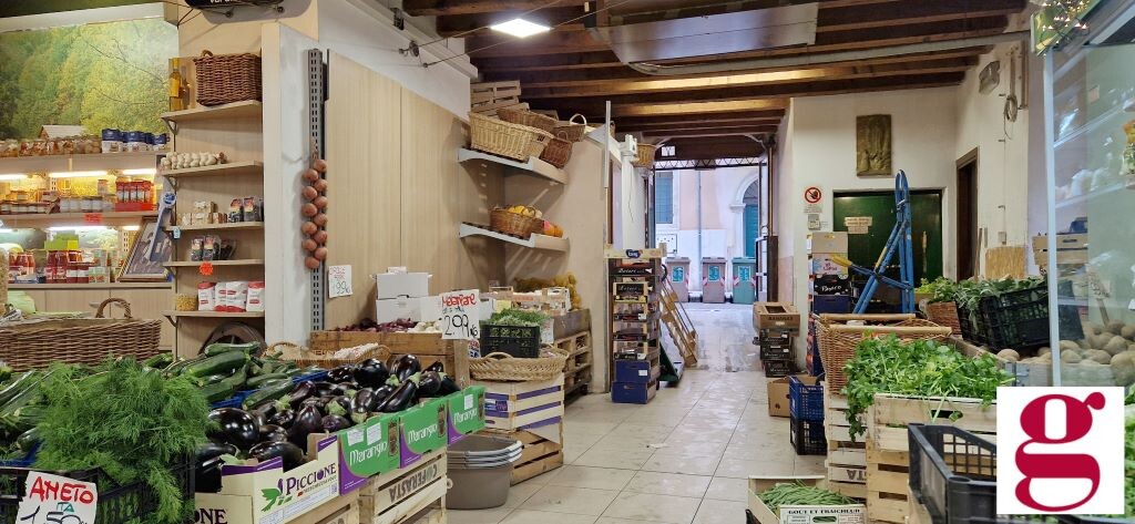 Negozio uso commerciale vendita a Verona