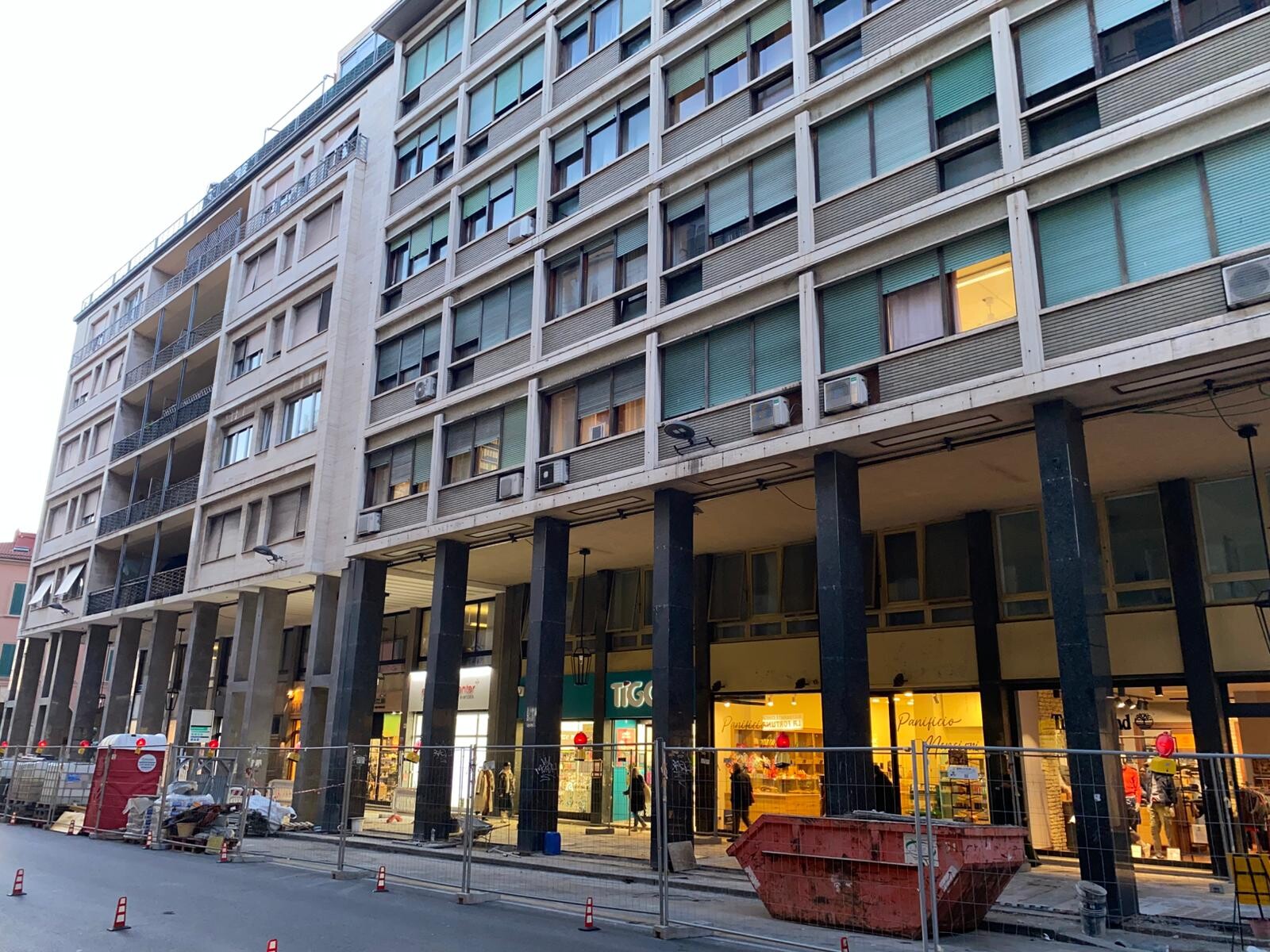 Negozio uso commerciale vendita a Livorno