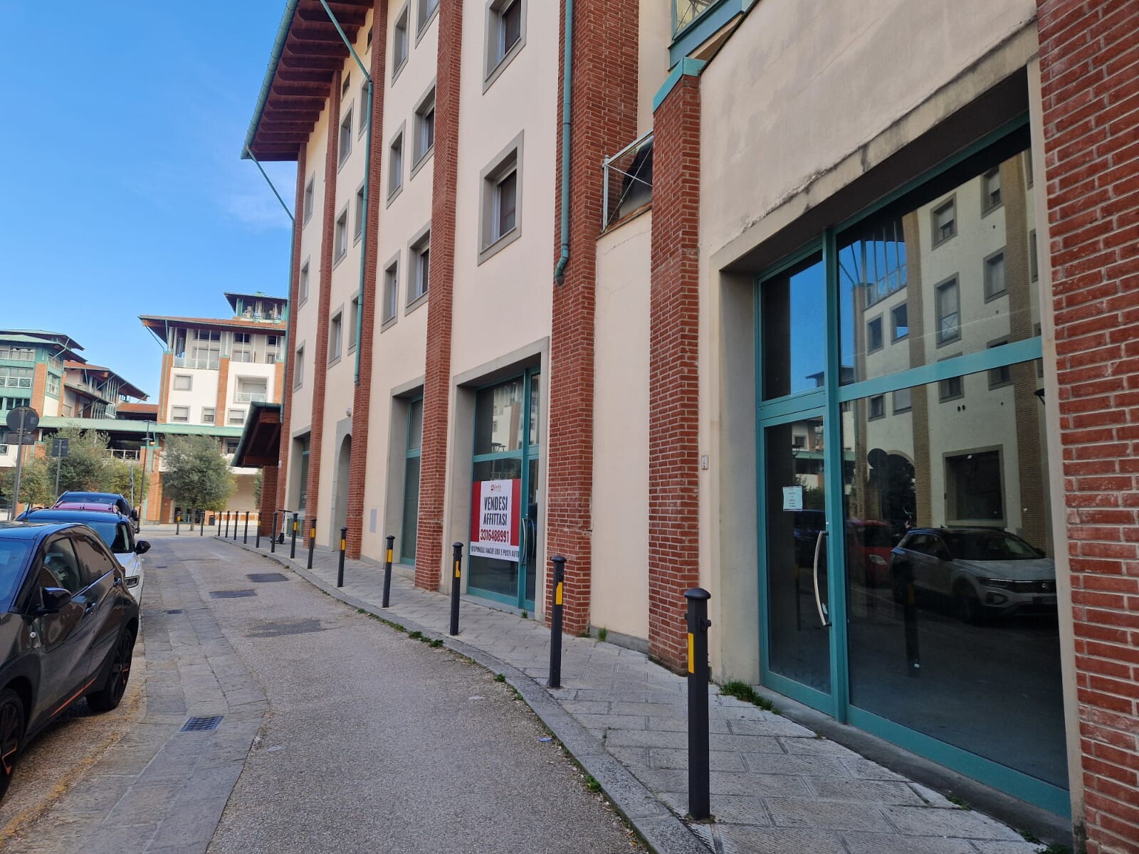 Negozio uso commerciale affitto a Firenze