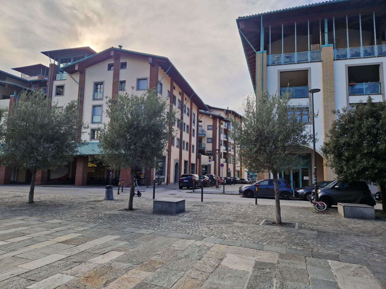 Negozio uso commerciale affitto a Firenze