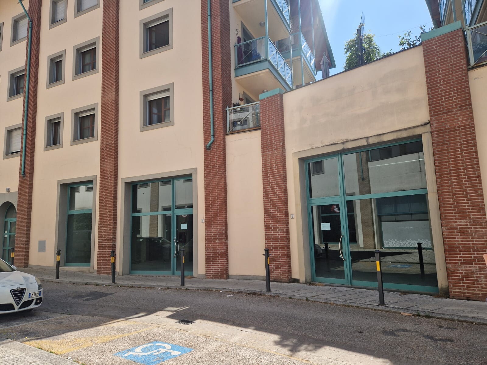 Negozio uso commerciale vendita a Firenze