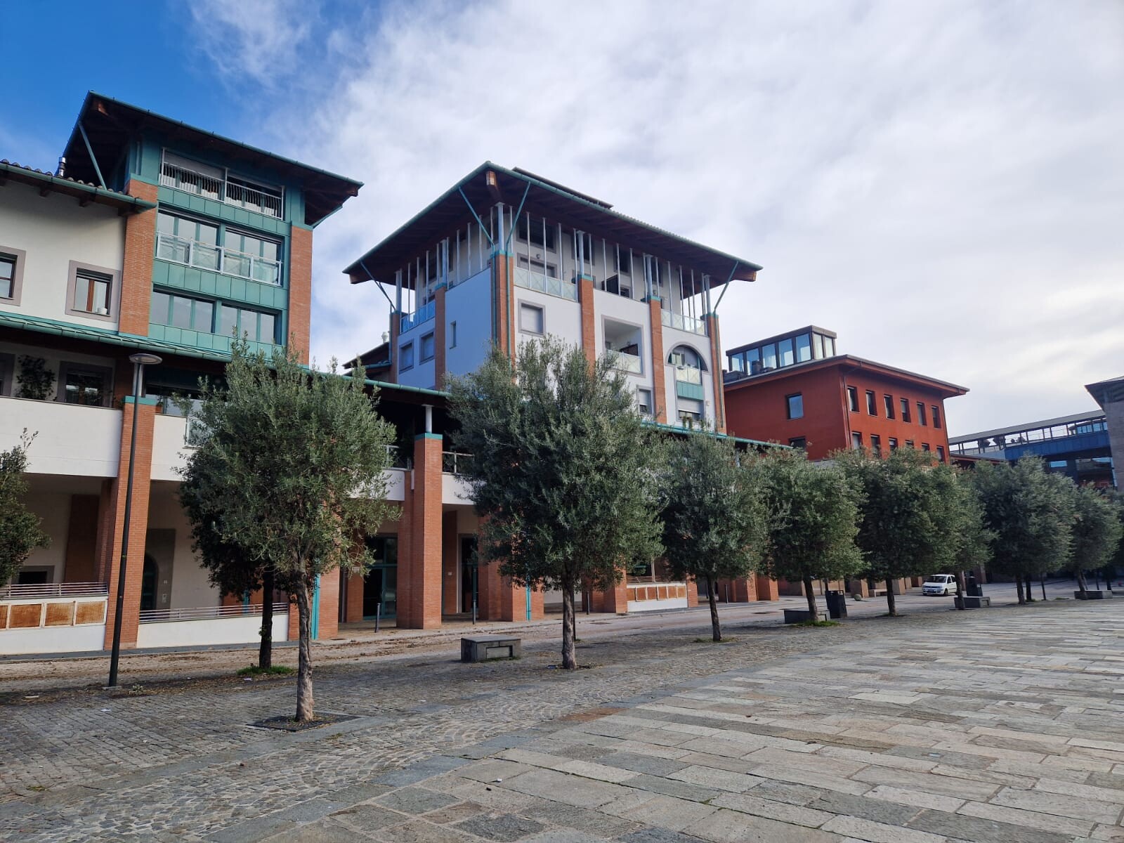 Negozio uso commerciale affitto a Firenze