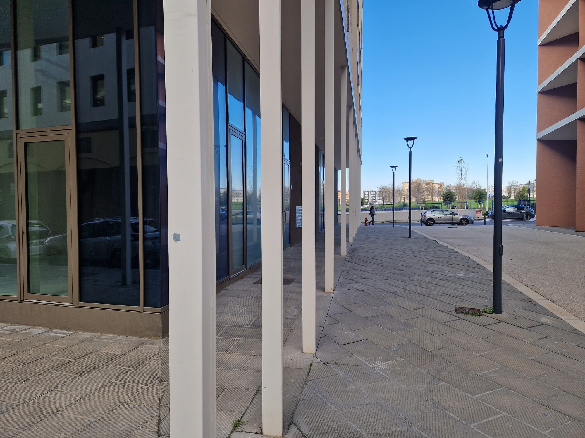 Negozio uso commerciale affitto a Firenze