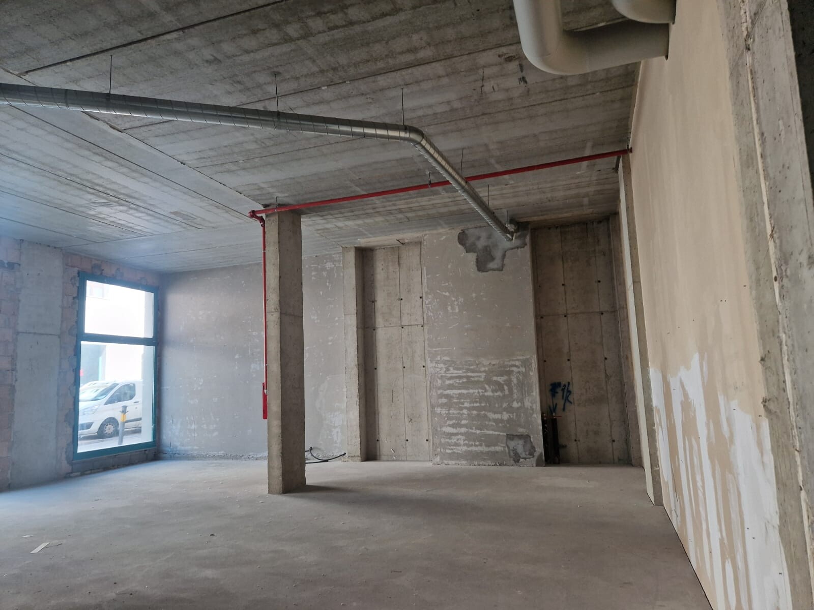 Negozio uso commerciale affitto a Firenze