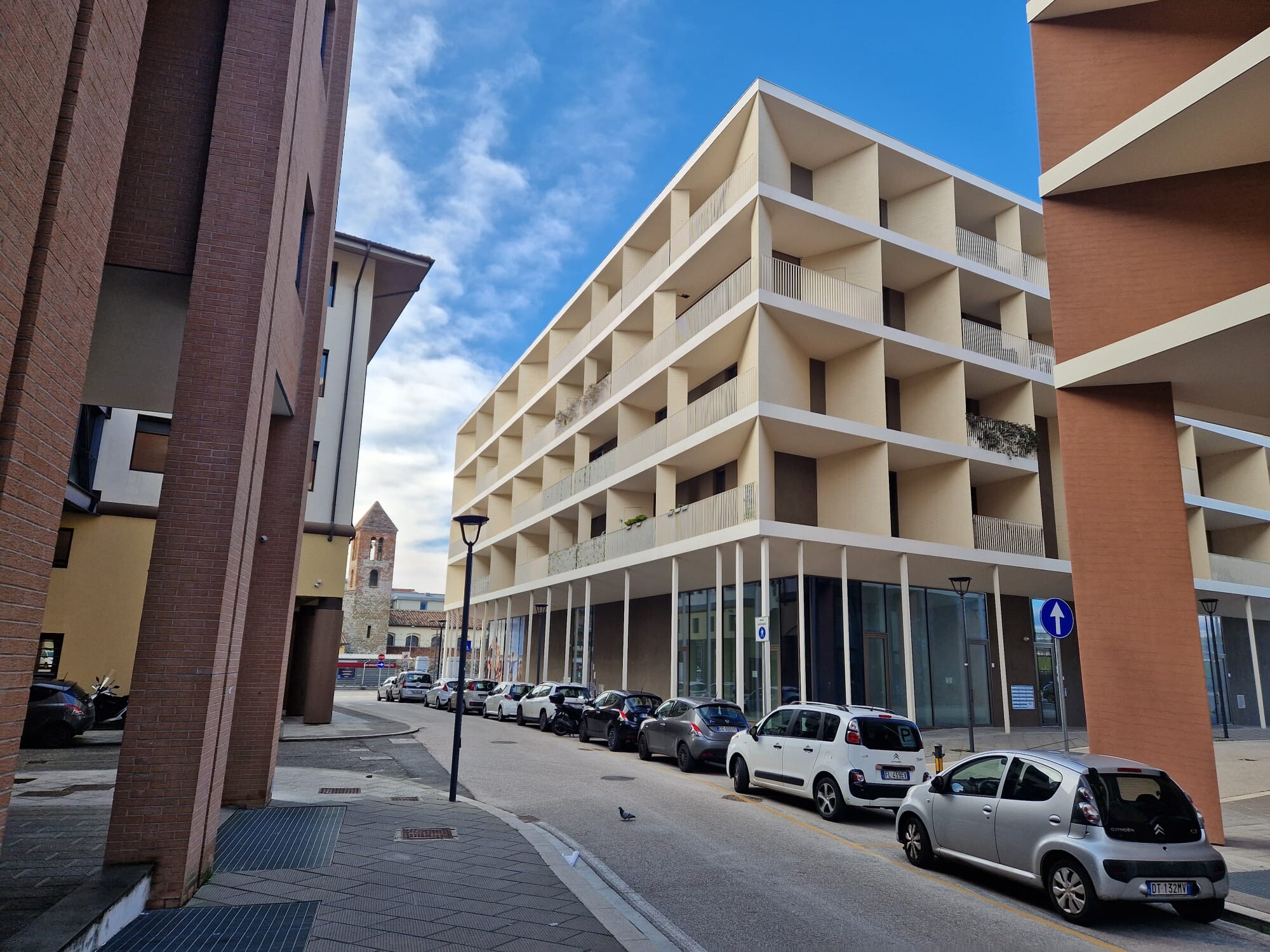 Negozio uso commerciale affitto a Firenze