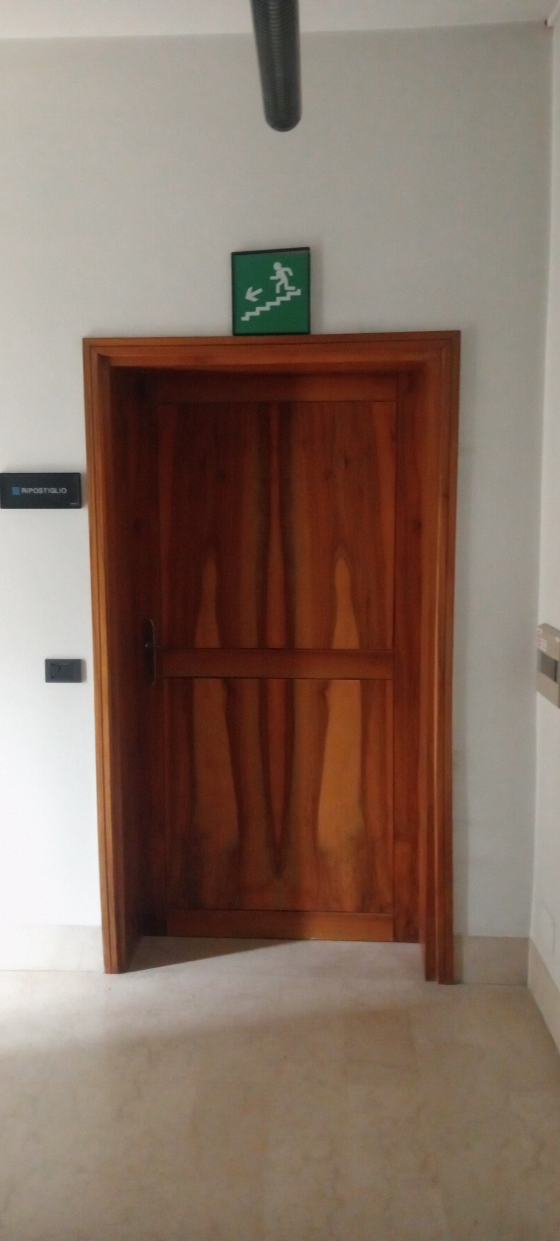 Ufficio vendita a Russi