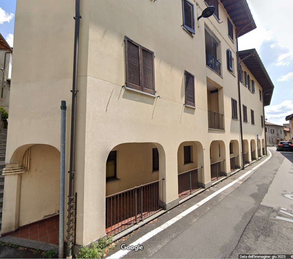 Negozio uso ufficio vendita a Casnate con Bernate