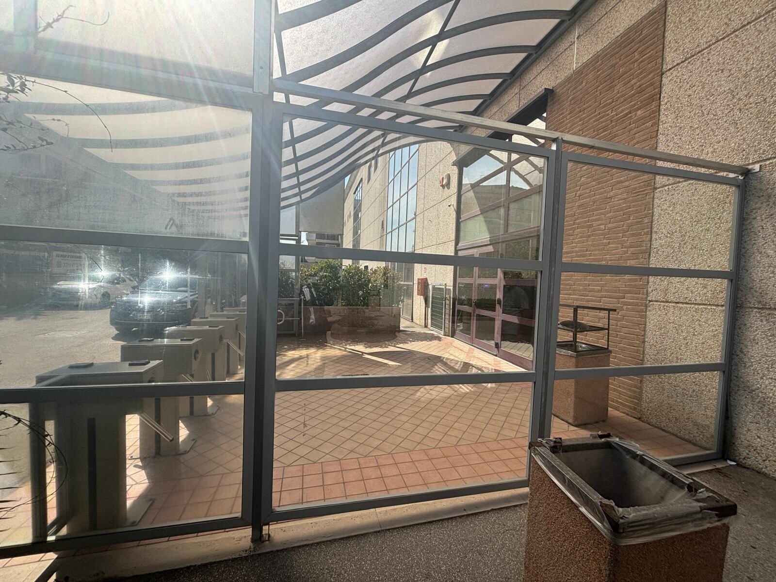 Edificio Direzionale uso ufficio vendita a Arzano