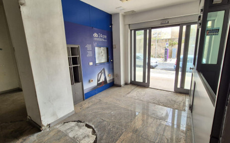 Negozio uso commerciale affitto a Caivano