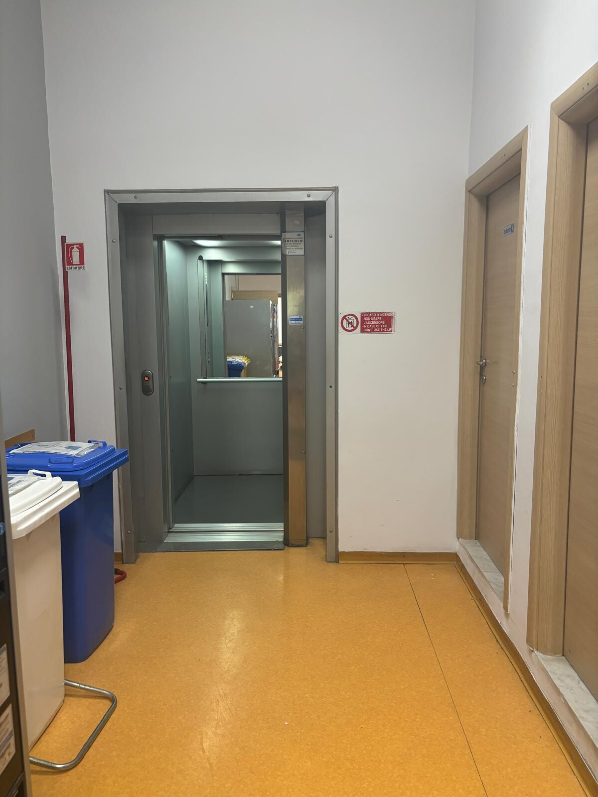 Edificio Direzionale uso ufficio vendita a Arzano