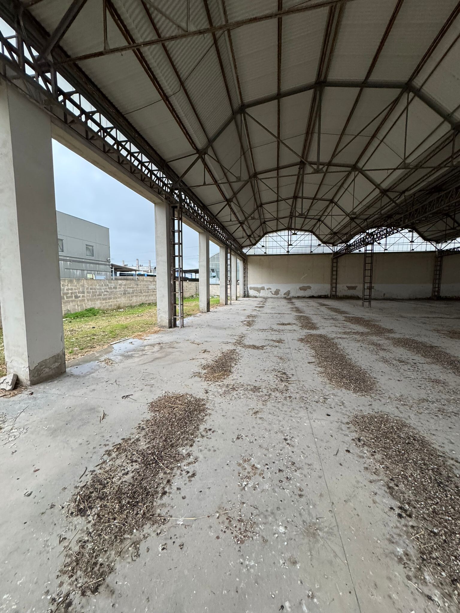 Complesso uso industriale vendita a Bari