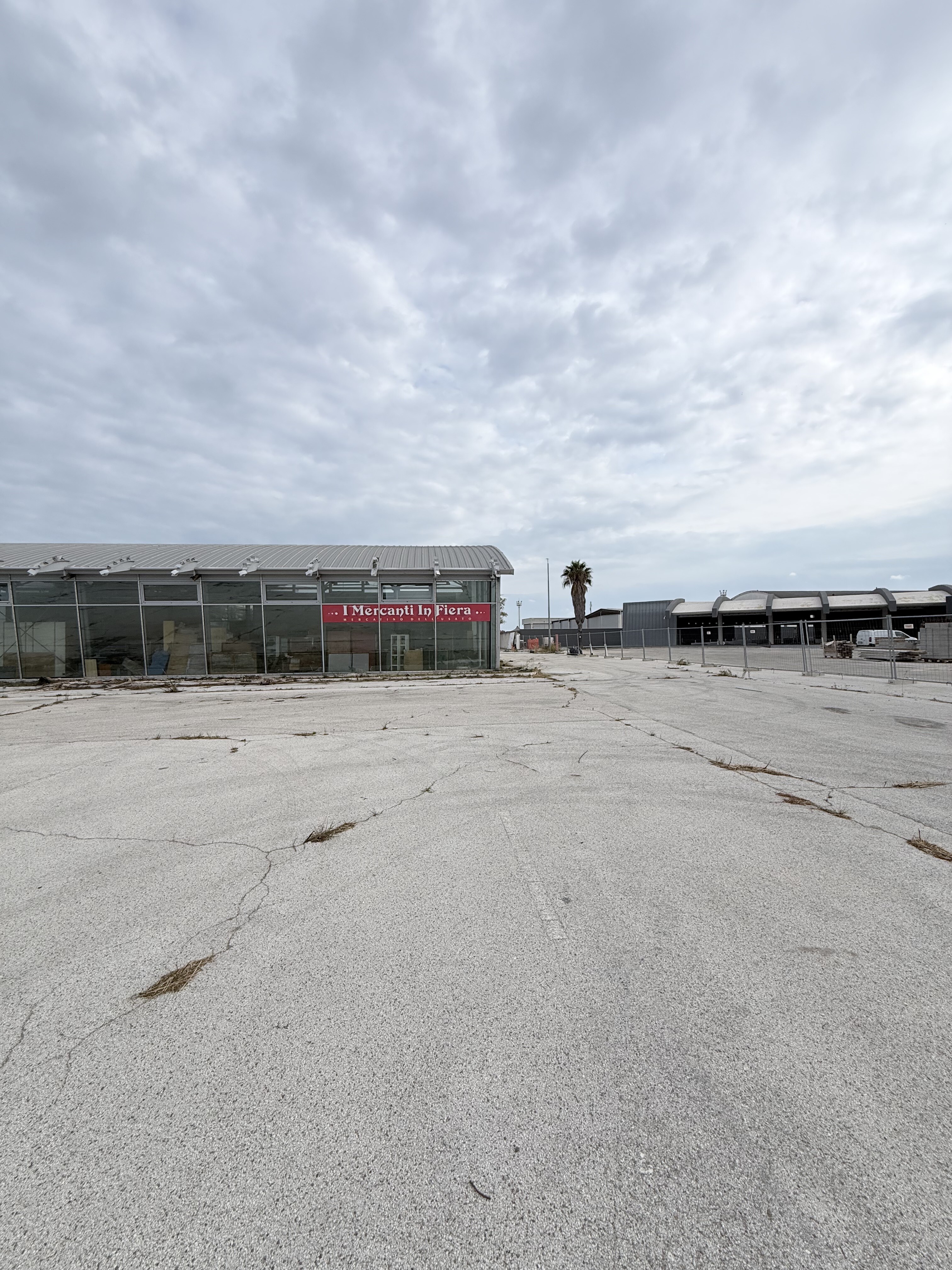 Negozio uso commerciale vendita a Bari