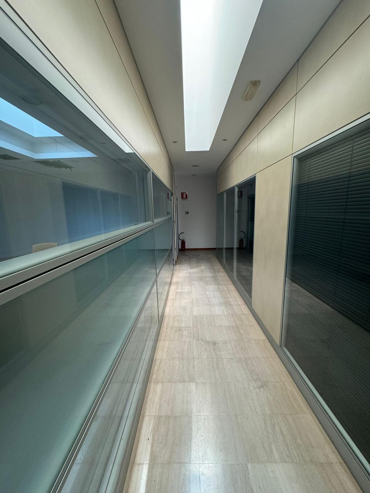 Complesso uso industriale affitto a Modugno