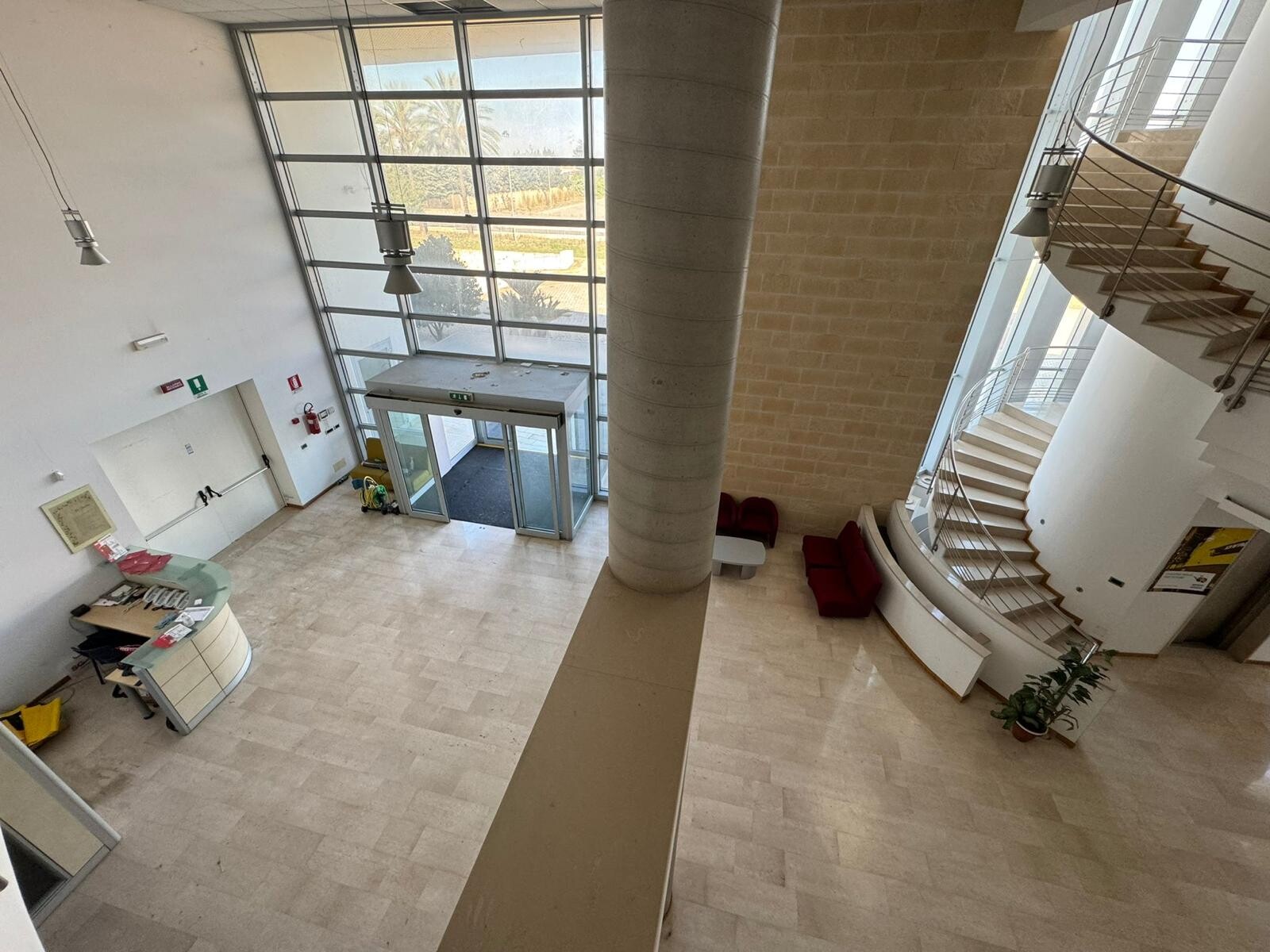 Complesso uso industriale affitto a Modugno