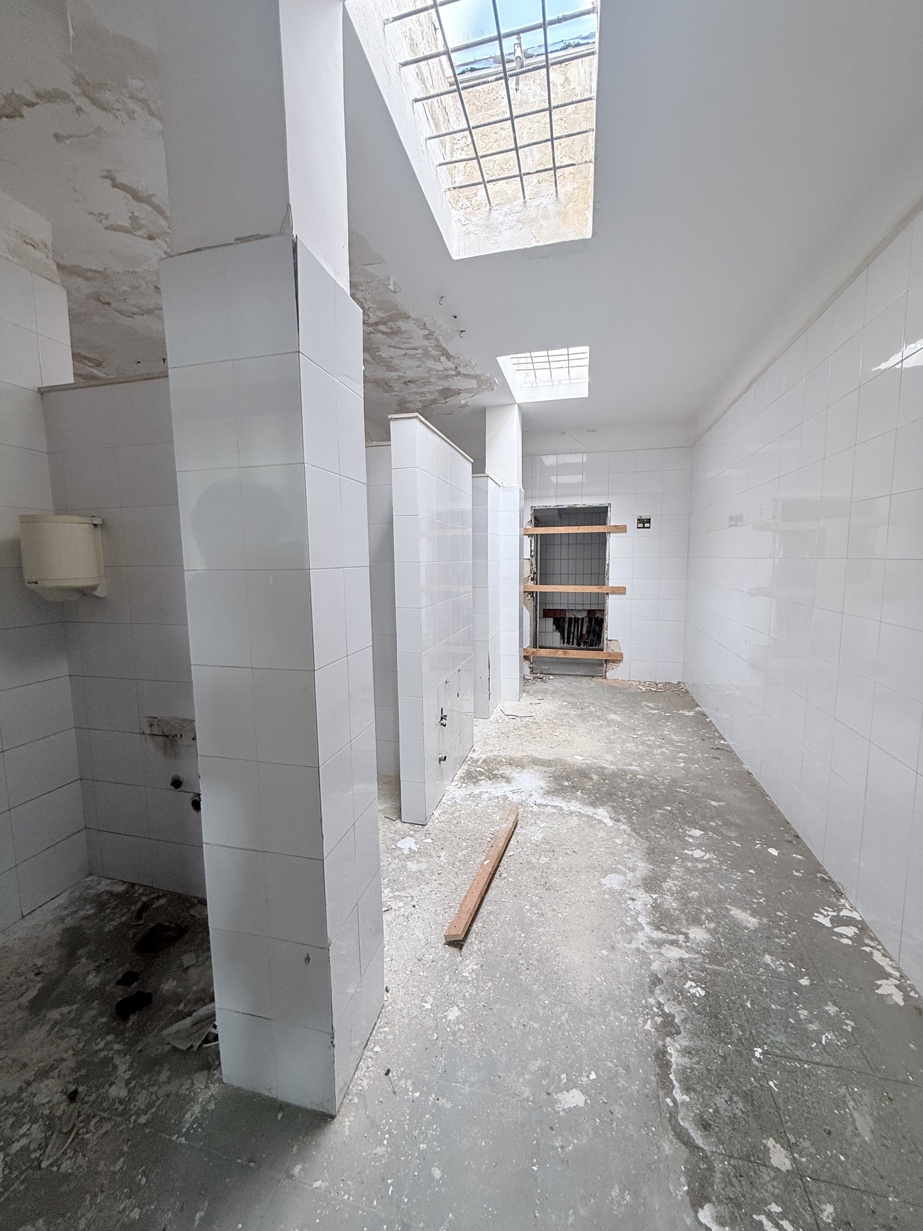 Complesso uso industriale vendita a Bari