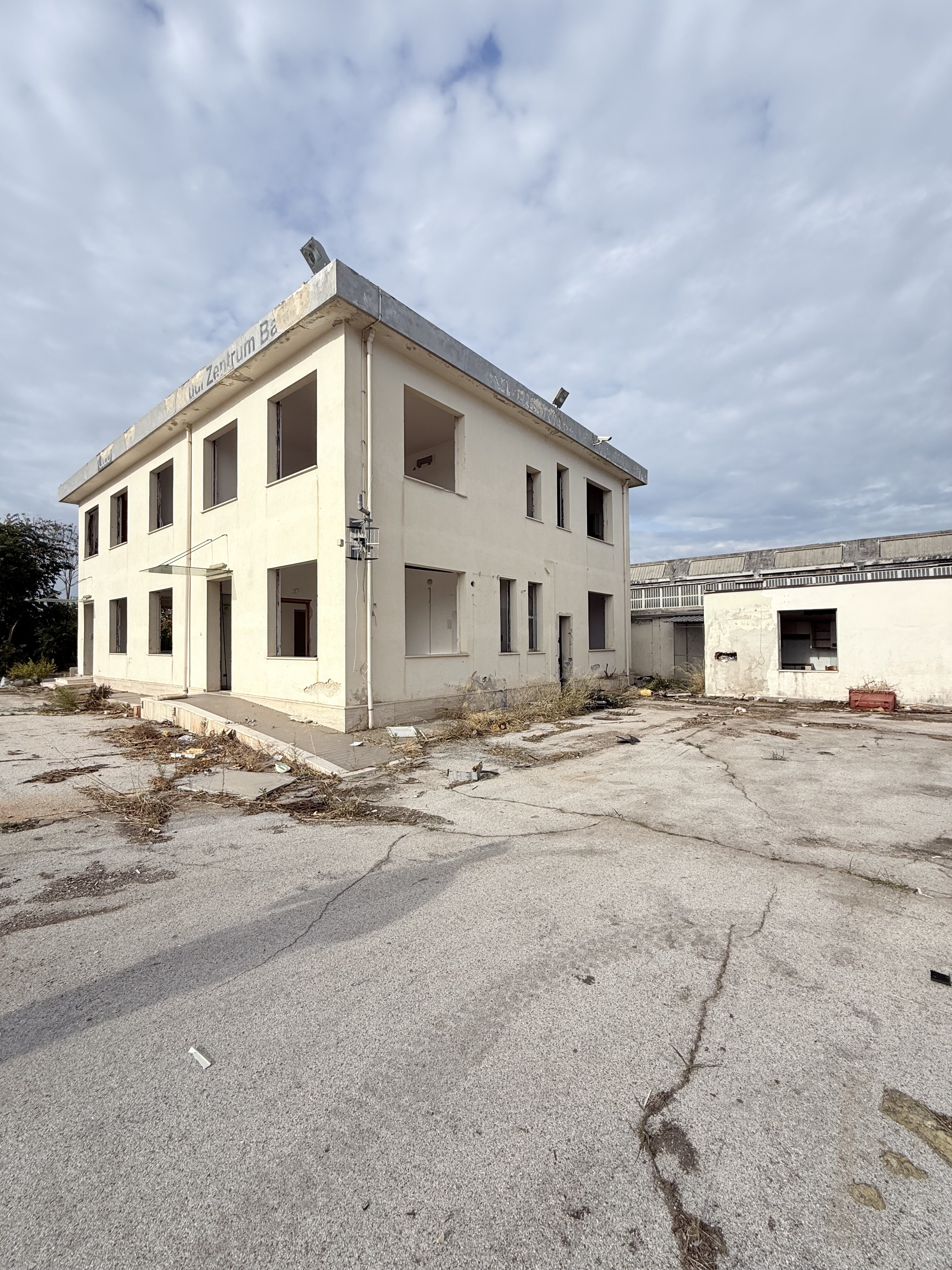 Negozio uso commerciale vendita a Bari