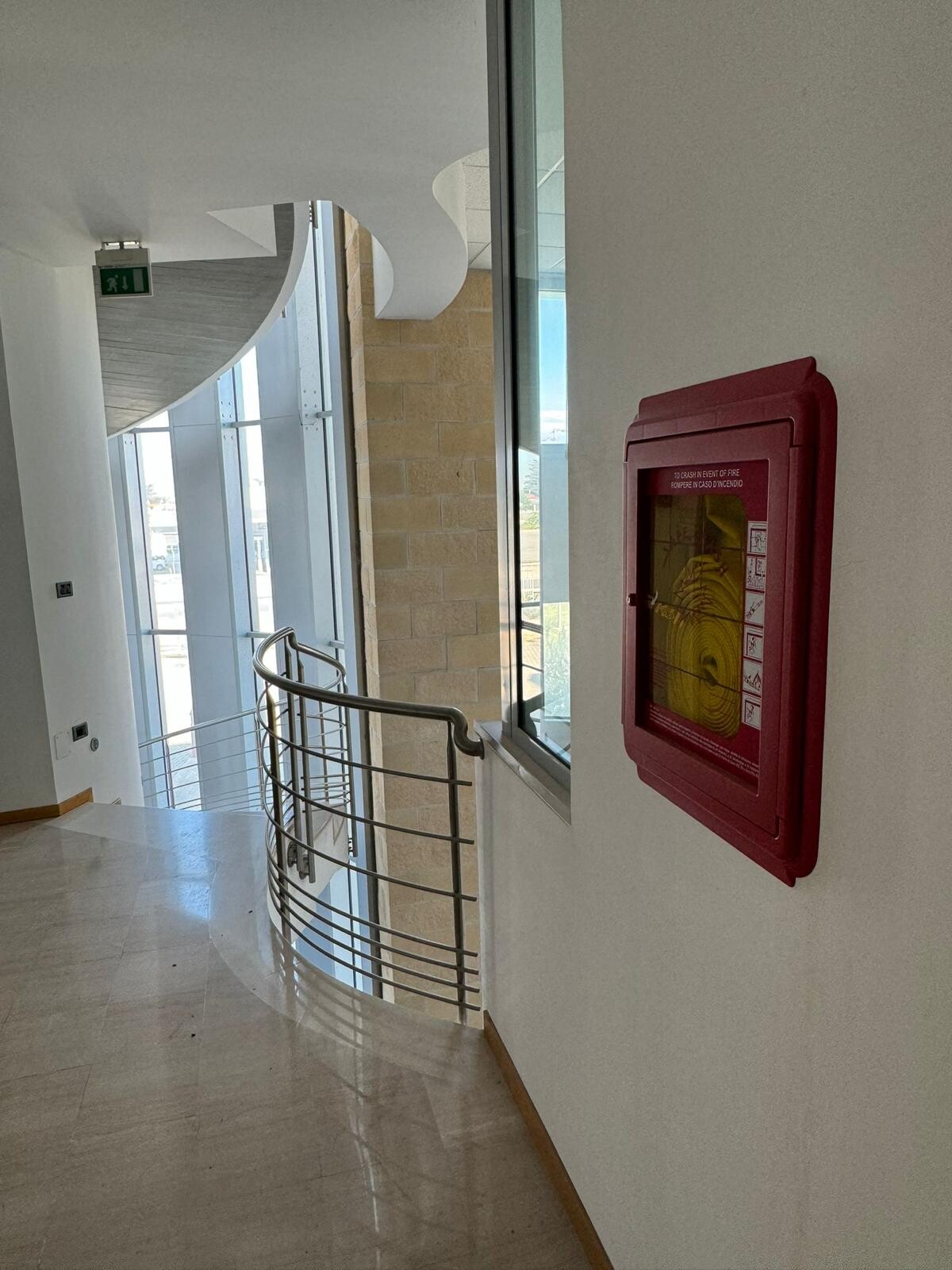 Complesso uso industriale affitto a Modugno