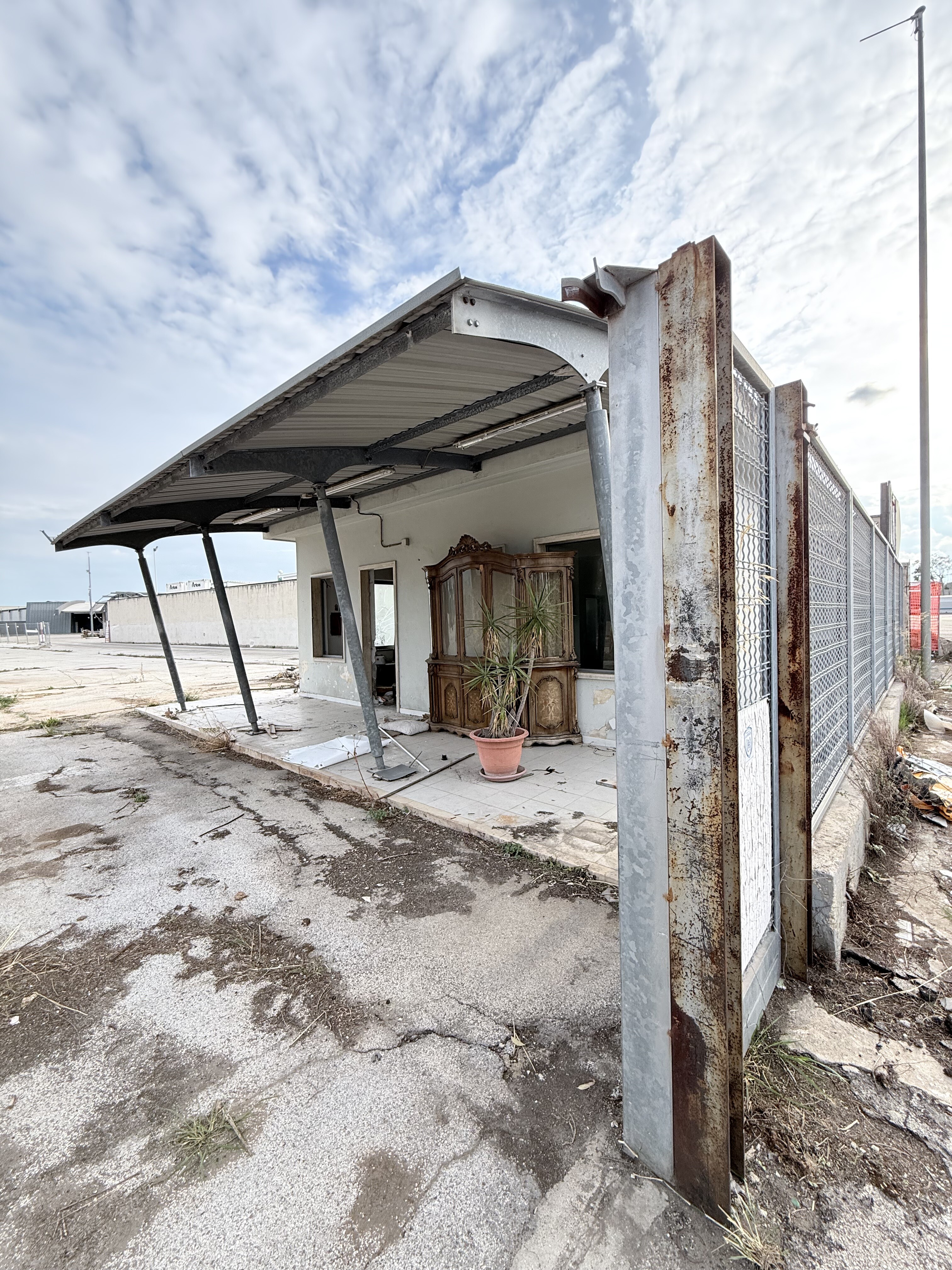 Negozio uso commerciale vendita a Bari