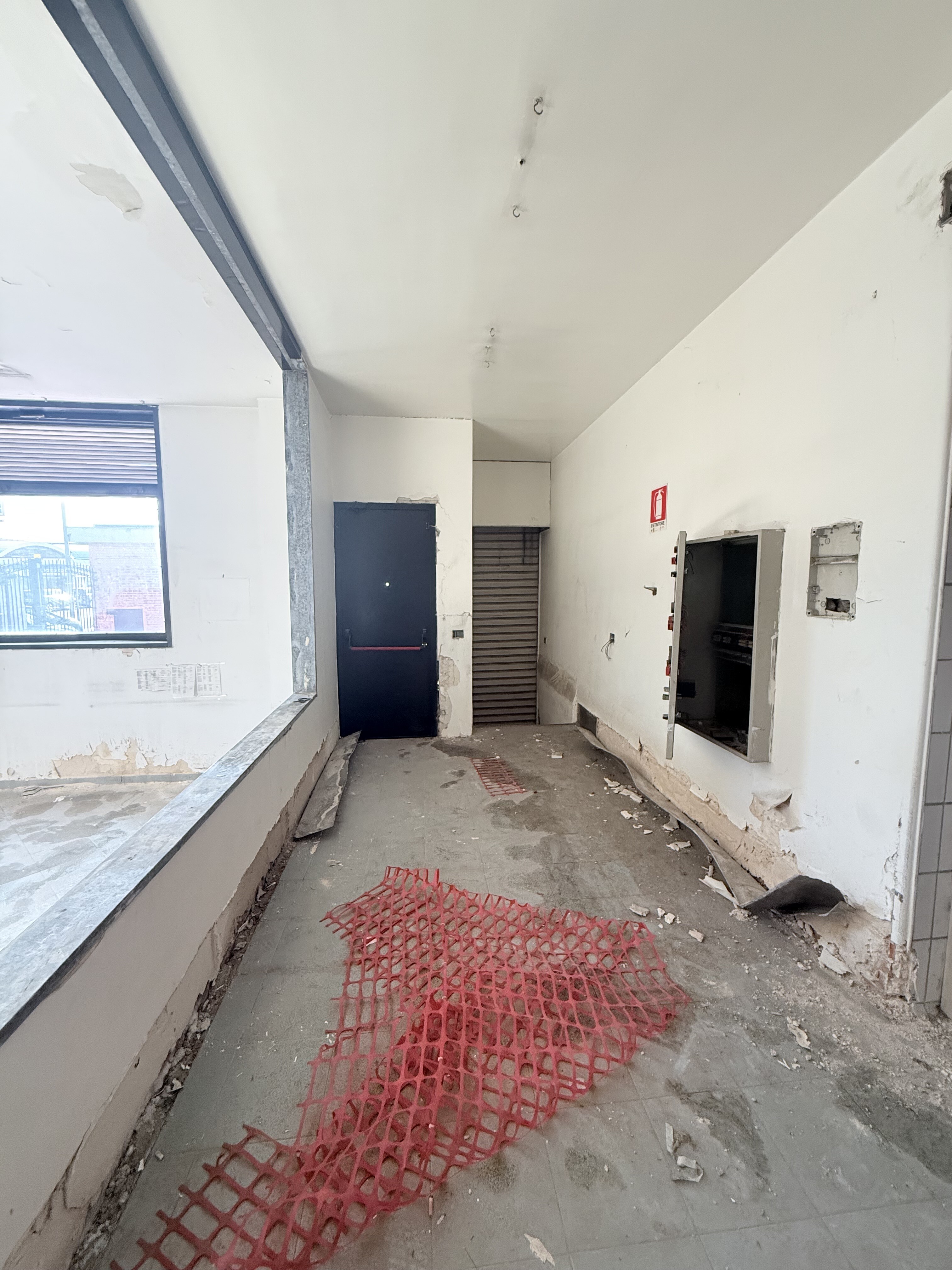 Complesso uso industriale vendita a Bari